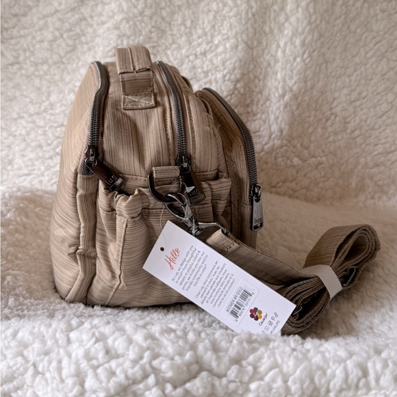 Lug Boomer Crossbody Brushed Gold - Picture 4 of 8